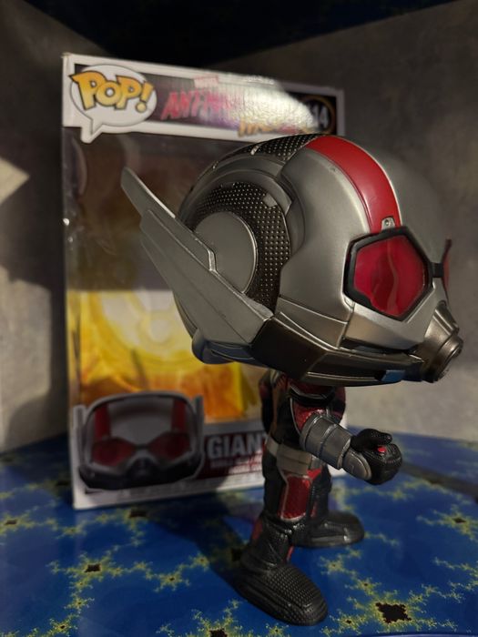 Funko Pop Limited edition GIANT ANT-MAN