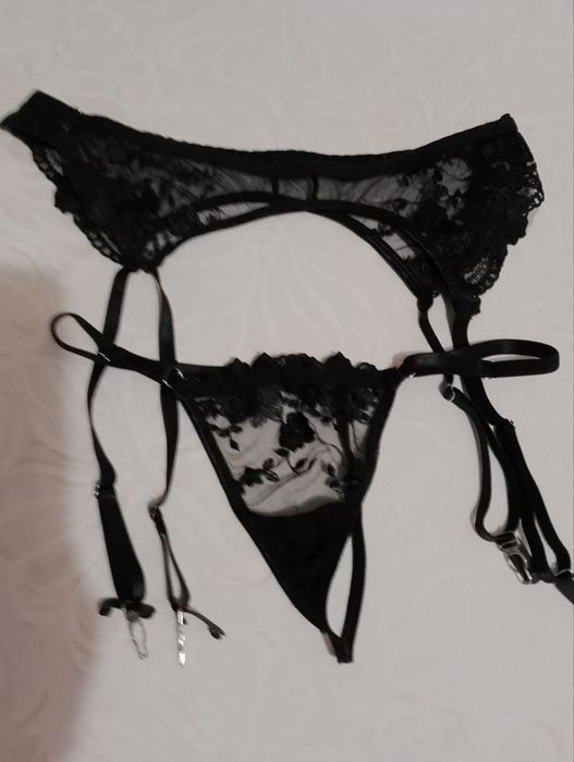 Еротична білизна чорного кольору