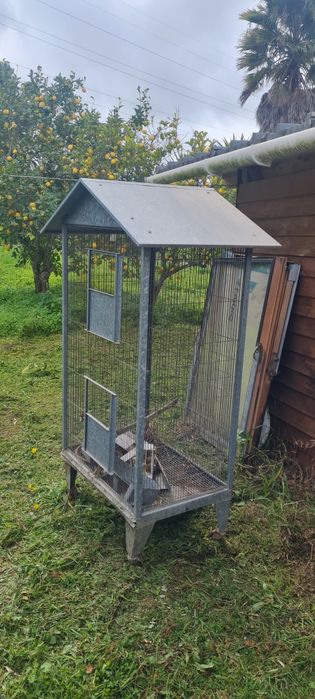 Gaiola Grande para Pássaros em Aço Zincado – Robusta e  bom estado