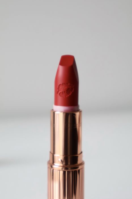 Batom Charlotte Tilbury Hot Lips Carina’s Love – PORTES INCLUÍDOS