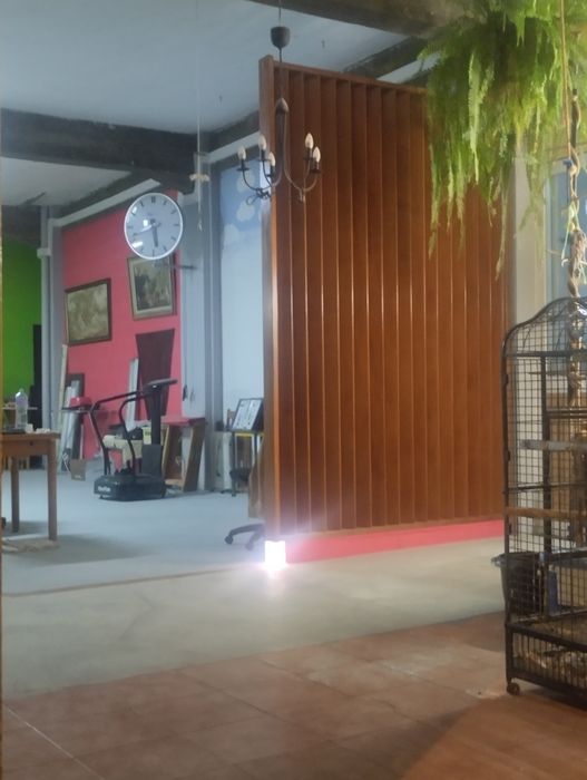 Armazém Alugo 125m2 FUNCHALINHO 4 m Pé Direito.