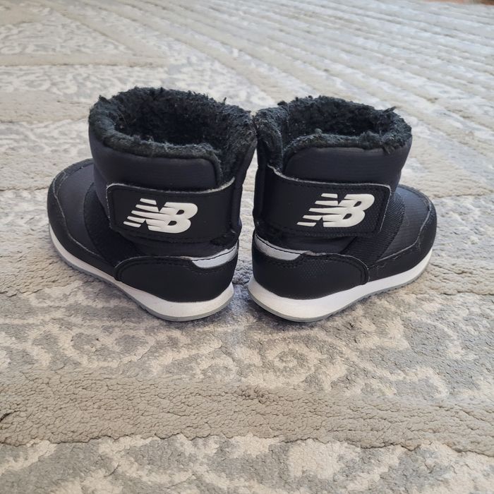 Дитячі чобітки new balance