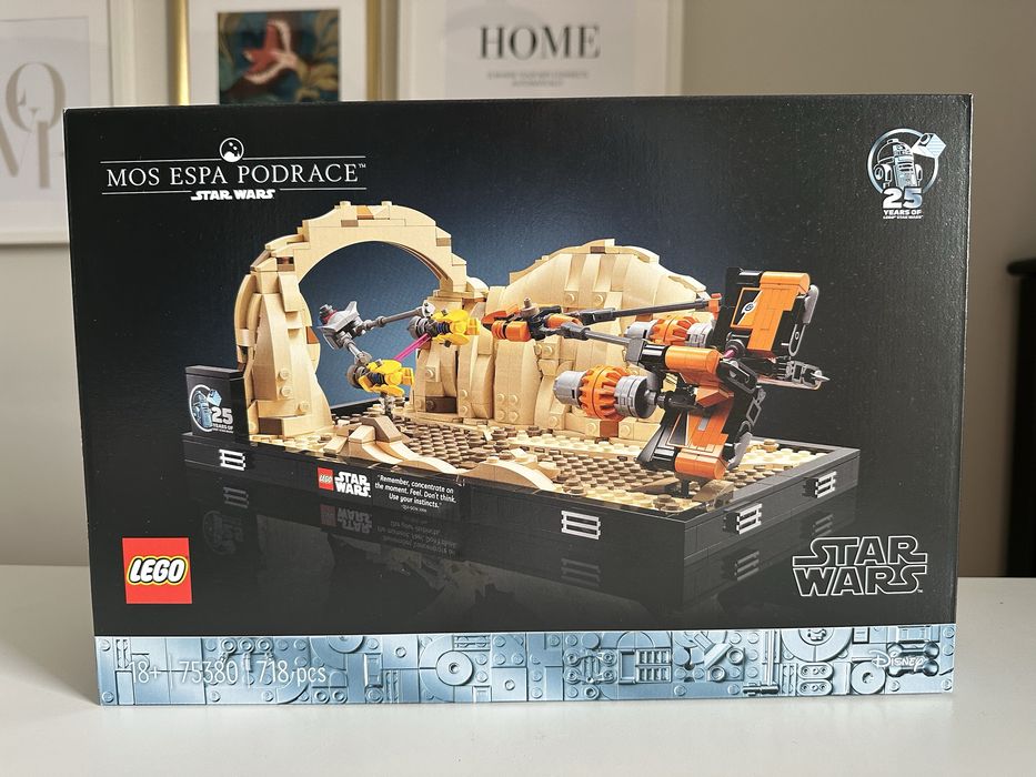LEGO® 75380 Star Wars - Diorama: Wyścig ścigaczy w Mos Espa
