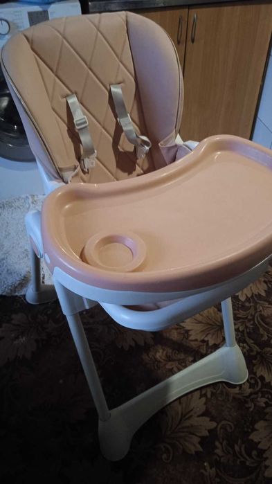 Дитячий столик для годування