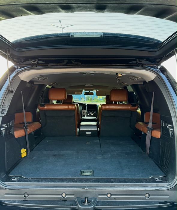 Продам Toyota Sequoia