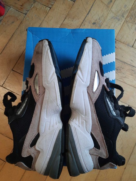 Adidas Falcon 36