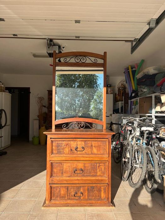 Conjunto cómoda + 2 mesas de cabeçeira + cabeçeira de cama