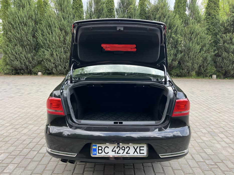 Volkswagen Passat B7 2012 рік