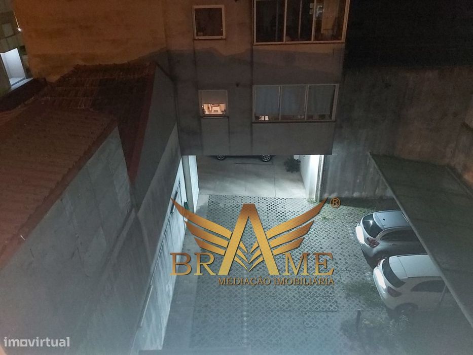 Apartamento T2 Com Lugar De Garagem | Rua Da Constituição - Porto