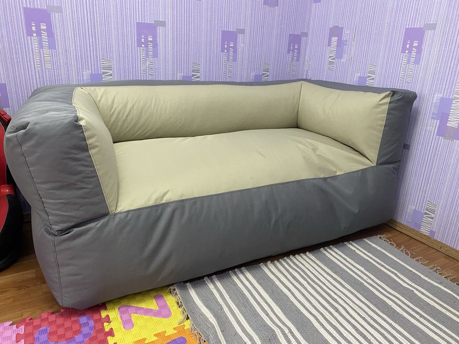 Безкаркасний диван