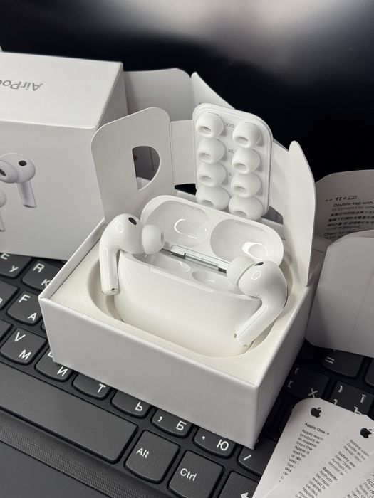 Навушники Apple AirPods Pro 3 (Шумоподавлення, режим прозорості)