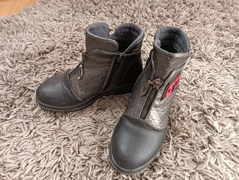 Чобітки для дівчинки