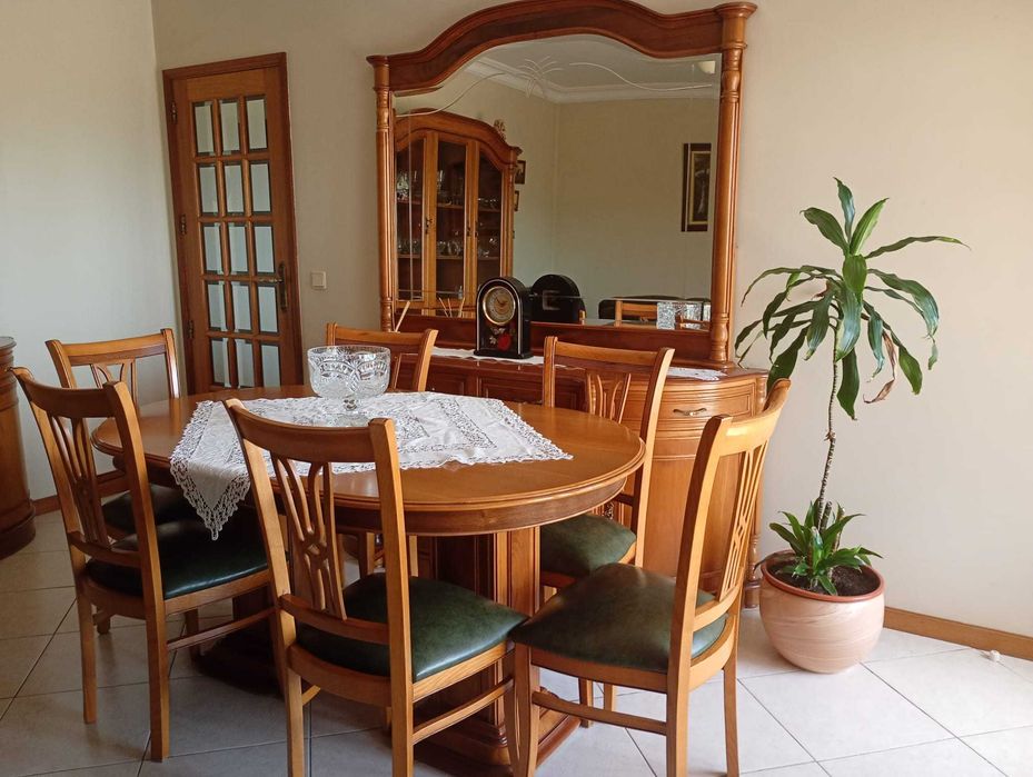 Conjunto Sala de Jantar - Madeira maciça