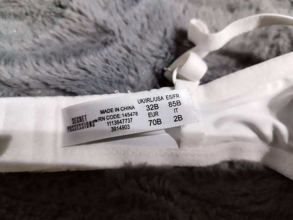 Soutien vários branco,preto e cinza