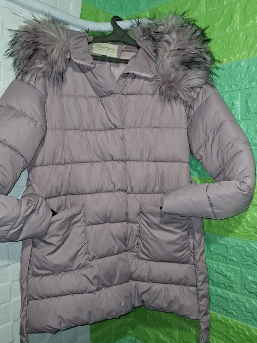 Куртка  пудрова продам