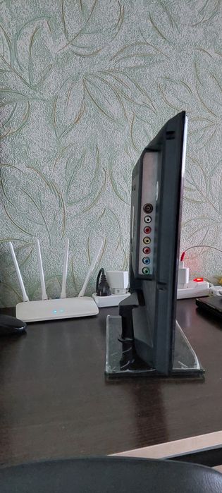 Телевизор DEX LE-1900