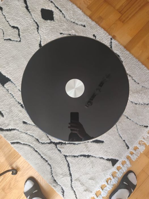 Stolik kawowy z 3 nogami