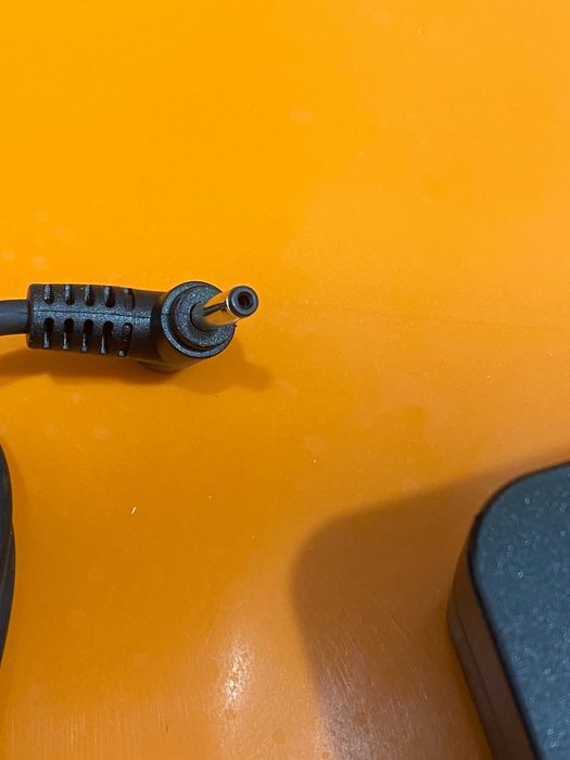 Блок живлення,зарядка  для ноутбука Lenovo 20W 5V 4А 3.5*1.35мм