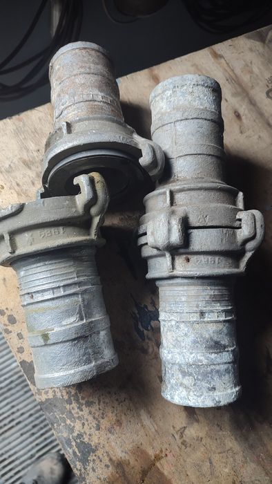 Пожежний з'єднувальний рукавний замок