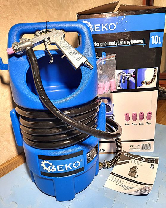 Пескоструйный аппарат с пневматическим сифоном  10 л GEKO G02270
