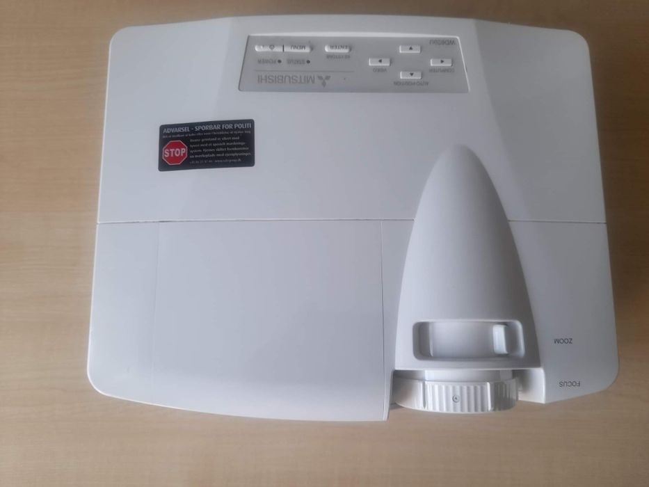 Projektor Mitsubishi wd620u