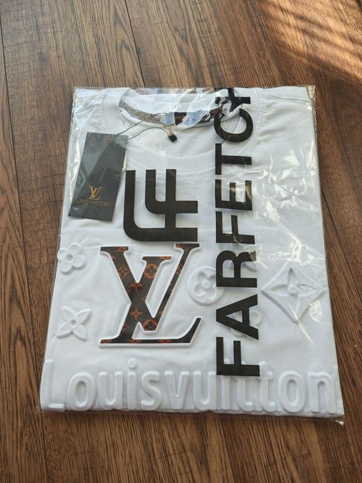 Fantastyczny t-shirt Lv