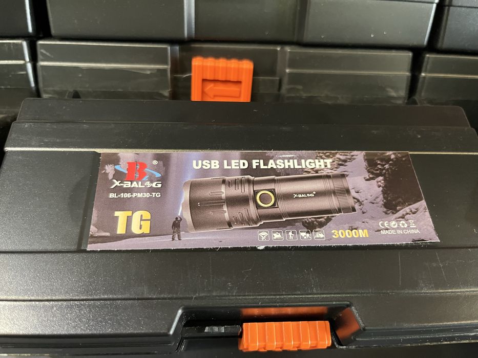 Lanterna de mão 2000 metros