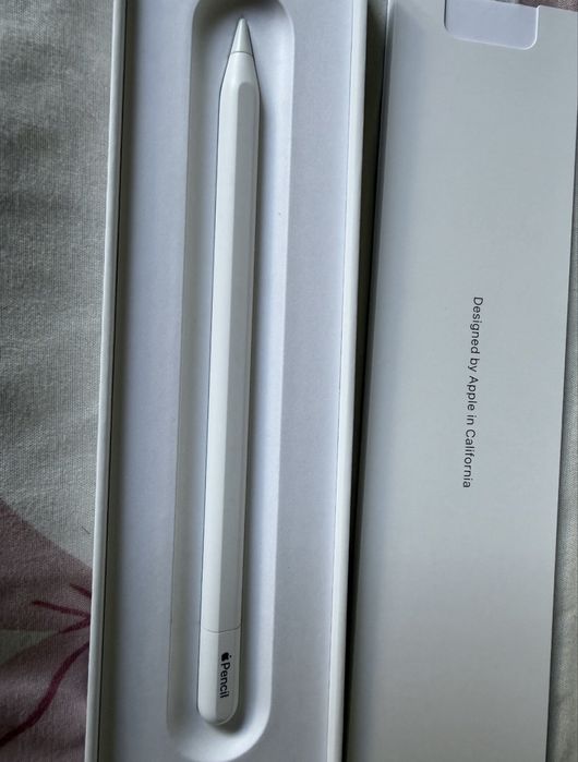 IPAD 11gen + APPLE Pencil (usb c)+case zamykany do ipada