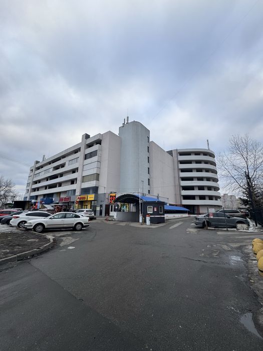 Здам паркомісце у паркінгу на Драгоманова 1н