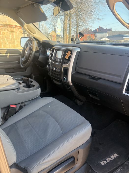 Doge Ram 1500 Czarny