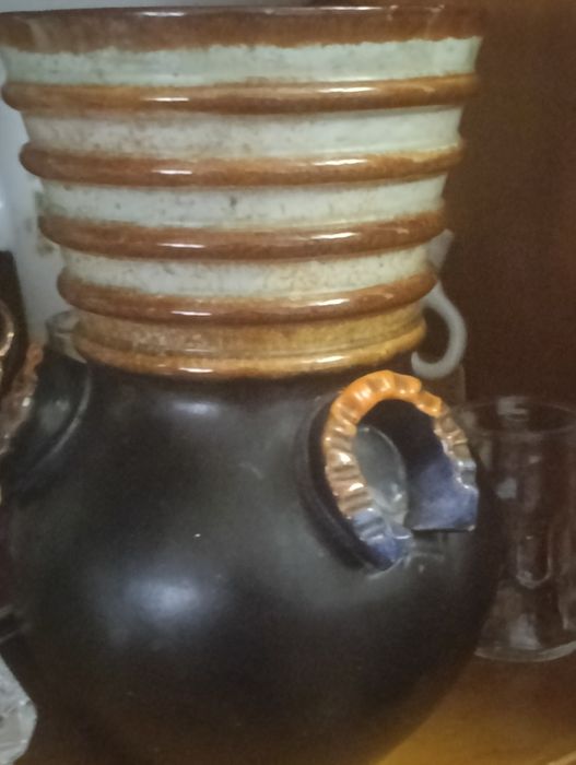 Bela jarra modernista