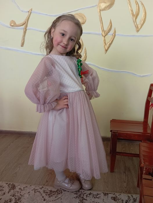 Святкова сукня для дівчинки