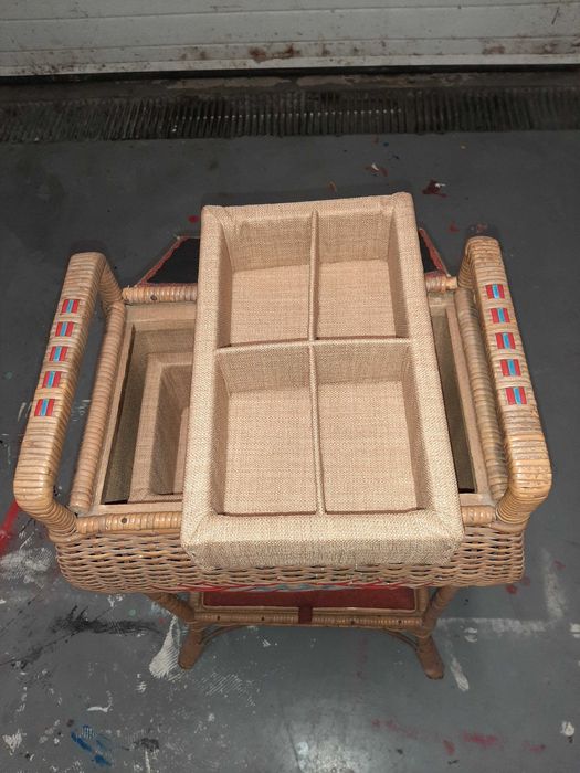 Antiga Caixa de Costura em Verguinha