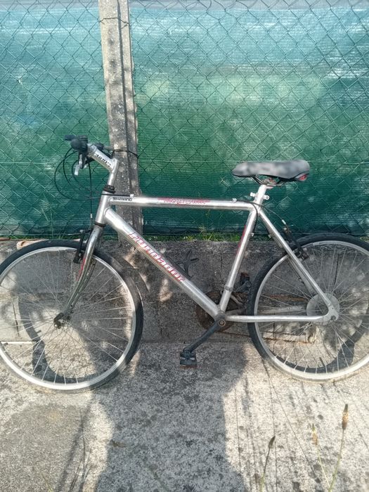 Bicicleta em alumínio