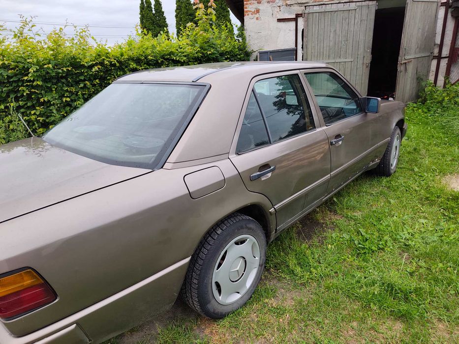 Mercedes Benz w124 200D