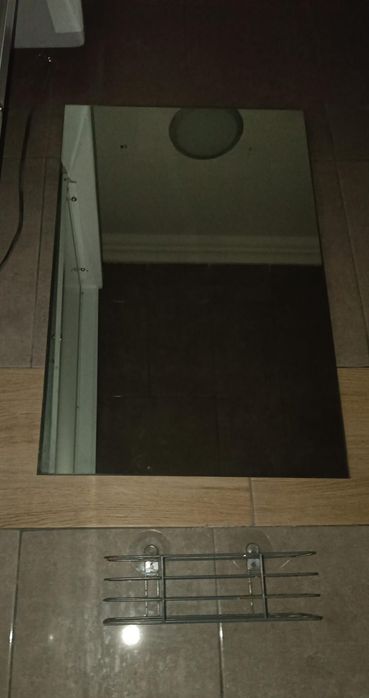 Espelho de WC simples 42cm x 65,5cm
Preço negociável