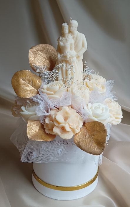 Flower Box ze świec sojowych ślubny z parą młodą