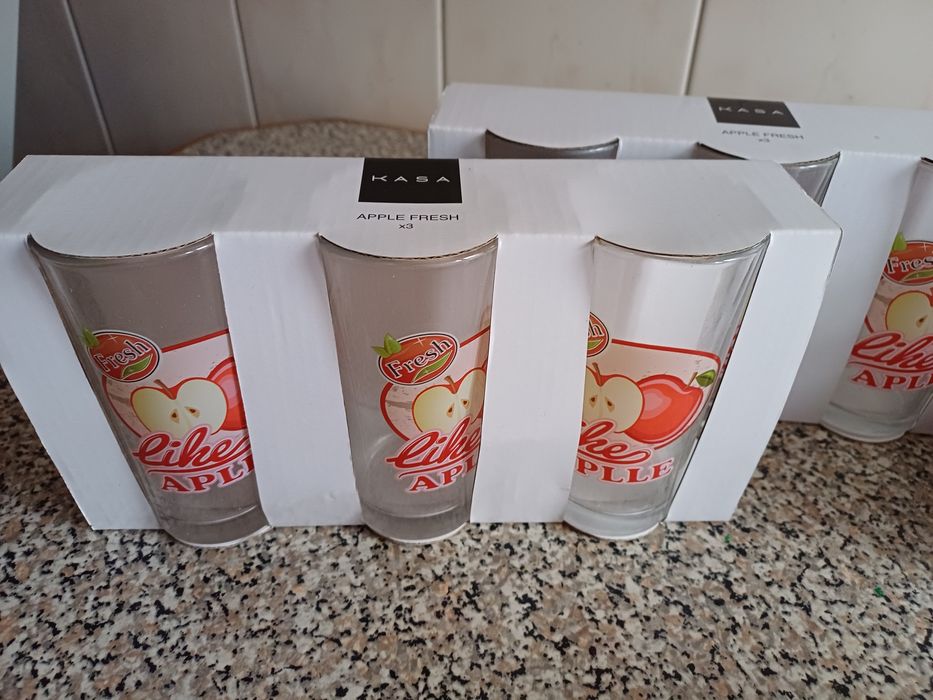 Lote de copos novos embalados