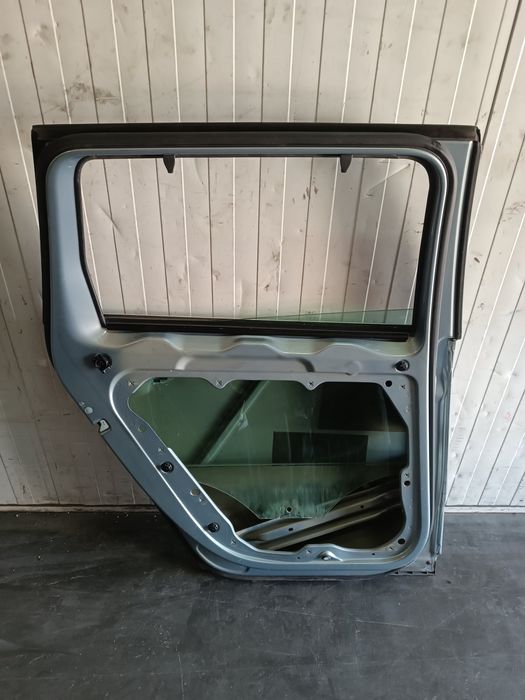 Porta Trás Esquerda VW PASSAT B6 Variant 1.6 TDI (77 kW / 105 cv) [08.2009 - 11.2010]