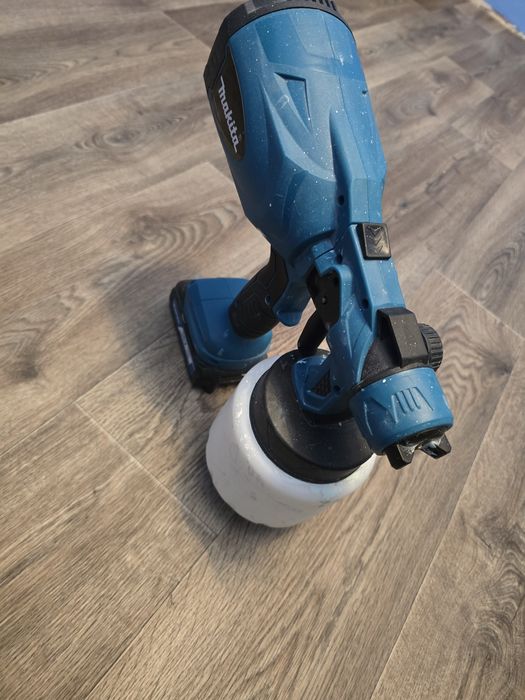 Краскопульт акумуляторний Makita