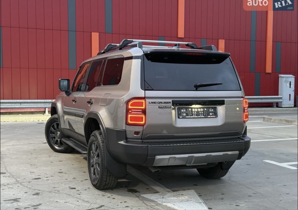 Toyota Land Cruiser Prado 2024
