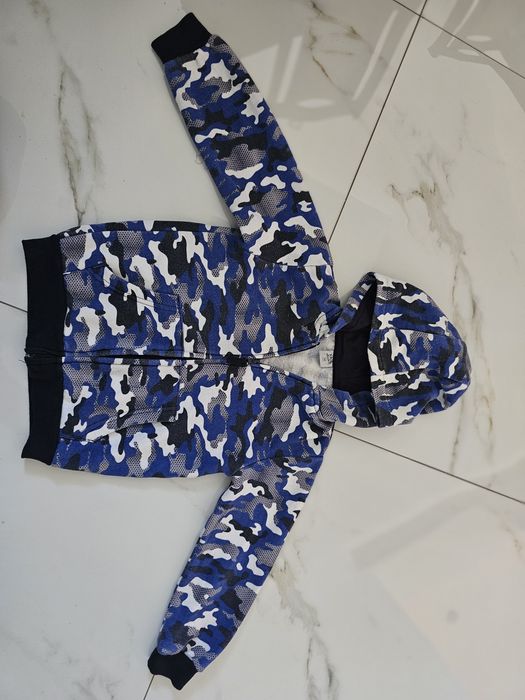 Bluza chłopięca rozpinana z kapturem 110