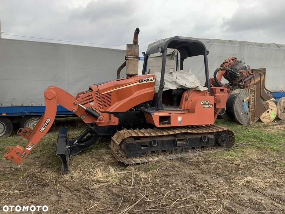 Гусеничний трактор кабелеукладач  траншеєкопач бара  Ditch Witch HT115