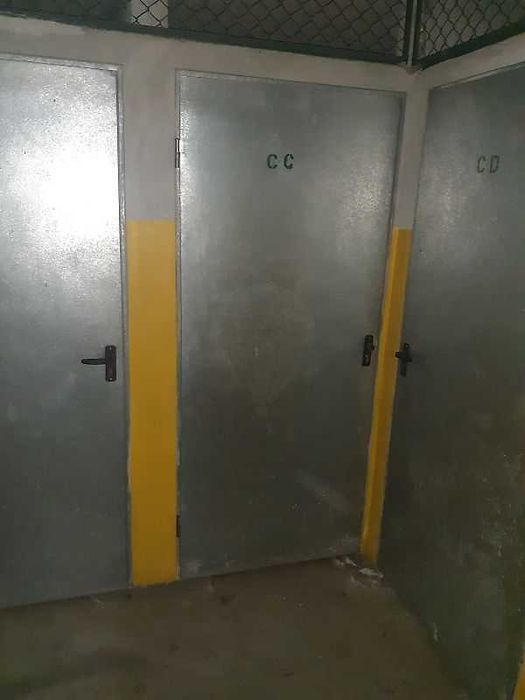 Lugar de garagem e ou arrumos em Alfena