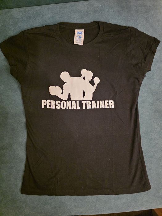 Czarna koszulka t-shirt trener personalny
