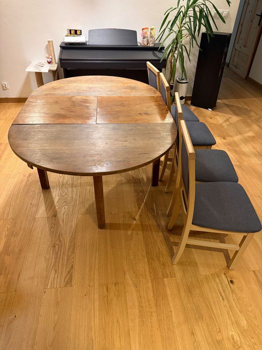 Stół drewniany i 4 krzesła