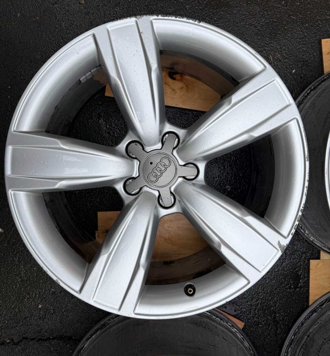 Диски R18 5x112 DIA 66,5mm 8J ET26. Audi A4 Allroad B8 8K0601025BM