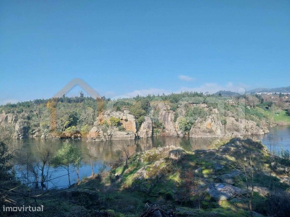 Terreno Margem Rio Minho
Faça Connosco O Melhor Negócio