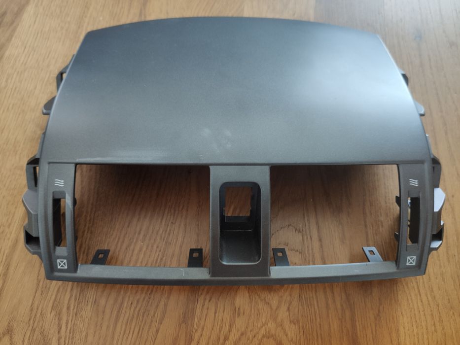 Panel nawiewowy srodkowy klimatyzacji corolla e15