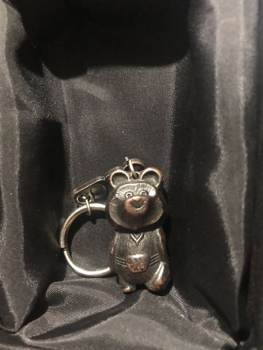 Продам колекцыонный брелок олимпийский мишка